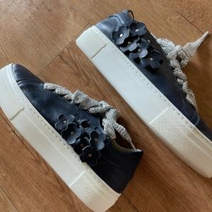 Jennifer Tattanelli Navy flower sneaker embroidered